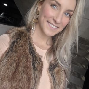 Meet your Posher, Kelly